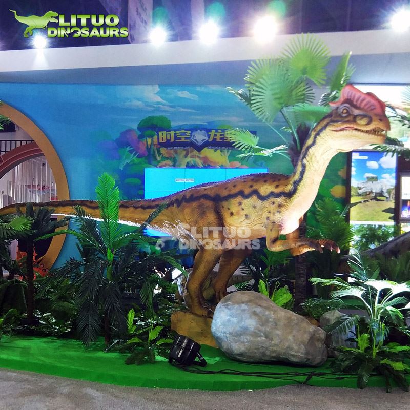 Exhibition Dilophosaurus (2)